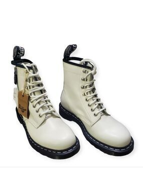 NWT Dr. Martens 1460 Z White Leather Side Zip Boots 9